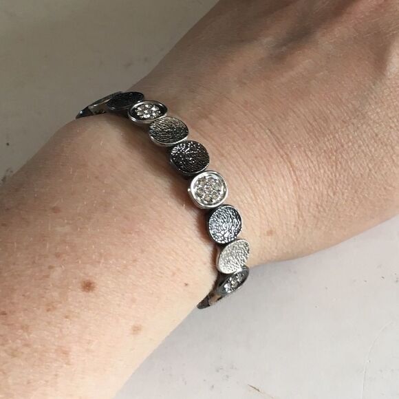Bundle Sale 3 for $15 | Silver Tone Beaded Stretch Bracelet - Picture 10 of 12